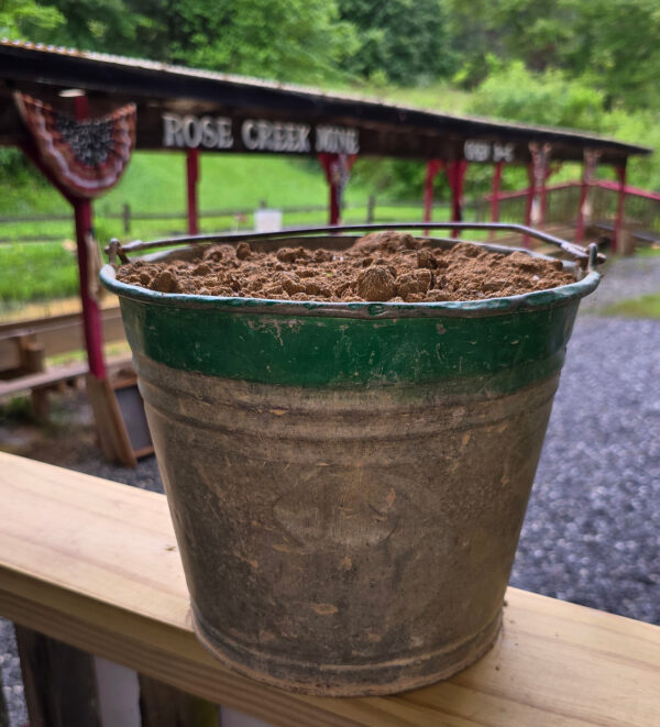 Emerald bucket